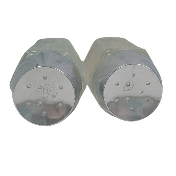 Pair of Vintage Glass 1950s Diner Style Silver Top Salt & Pepper Shakers - Picture 2 of 3